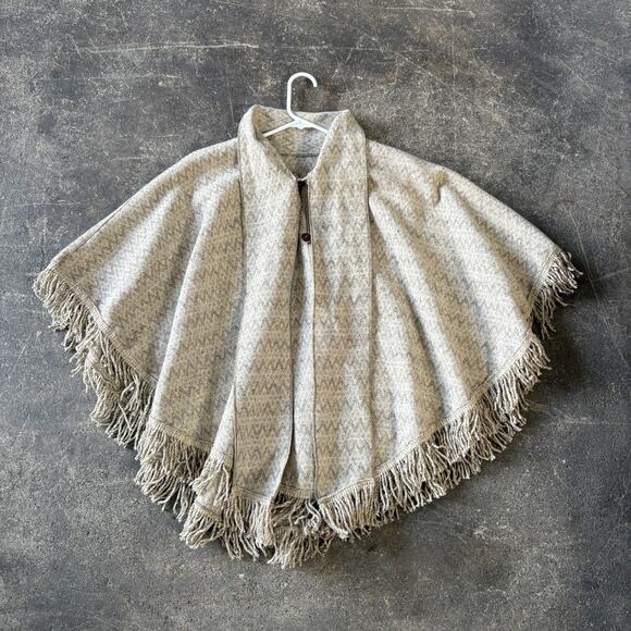 Confecciones Artilana Wool Button Front Cape Womens Tan Woven Poncho - Picture 1 of 6